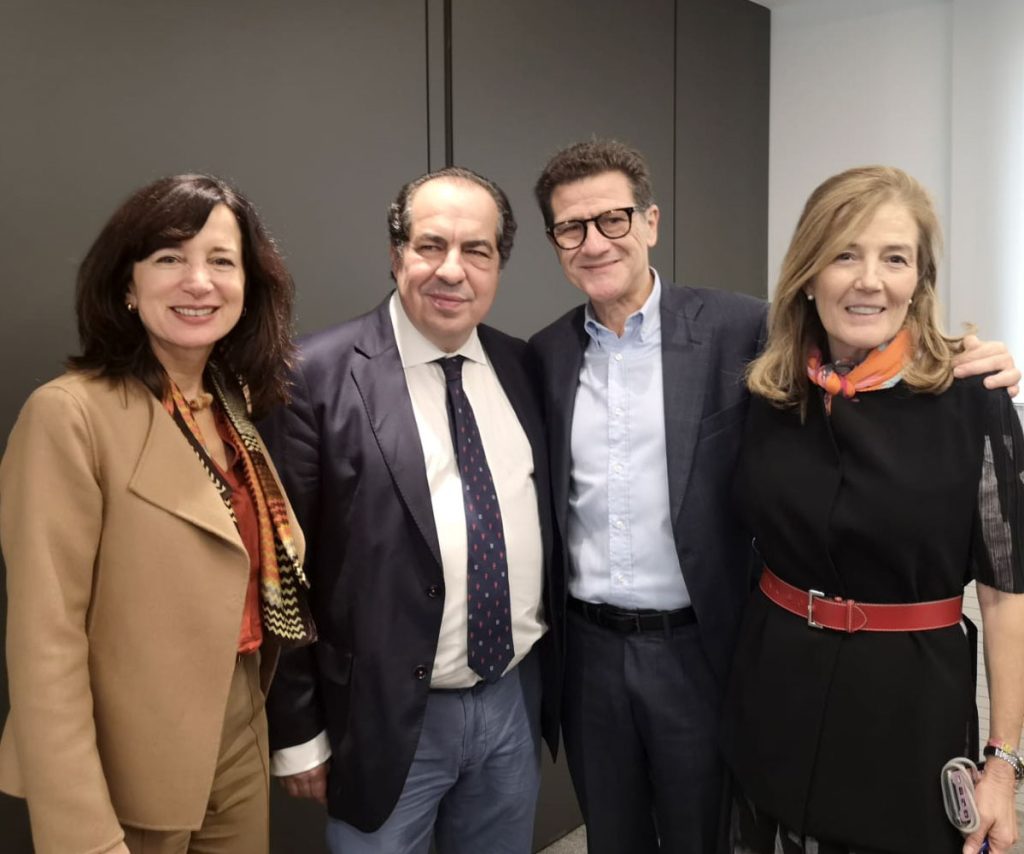En la entrega del II Premio Nacional de Management a Juan Carlos Cubeiro, -del que he sido Jurado-, junto con mis socias Carmen Cabrían y Blanca Sanchez
